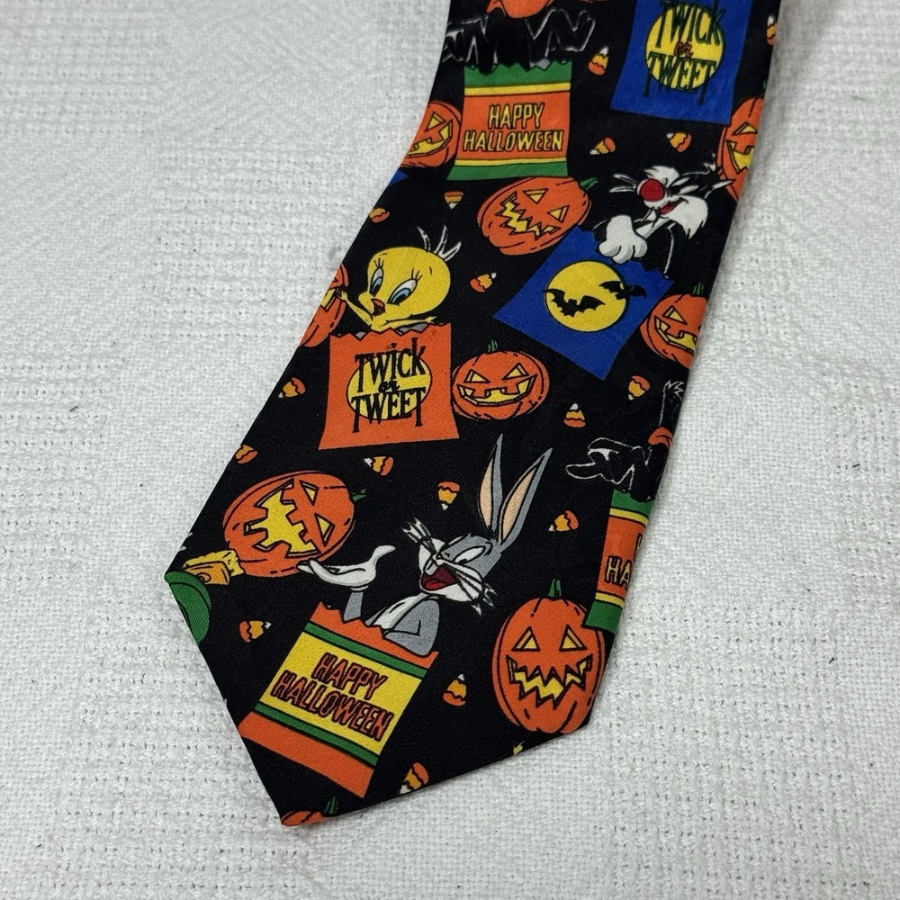 Looney Tunes Mania Happy Halloween Necktie Bugs Bunny Taz Tweety Sylvester 1995